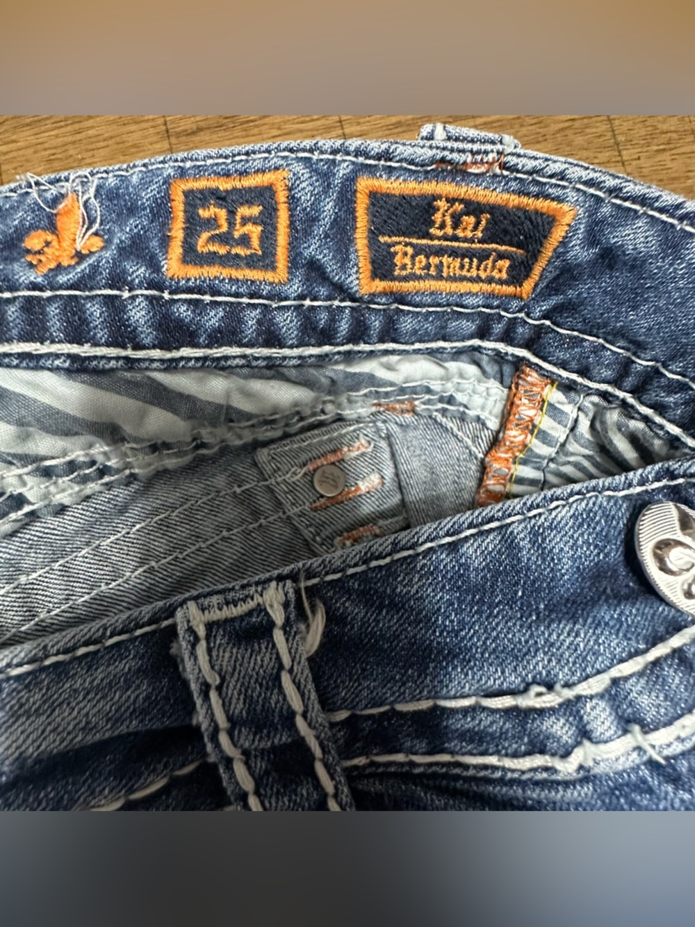 ☀️SUMMER SALE ☀️ Rock Revival “Kai” Faded Blue Denim 10” Shorts Size 25 - Picture 6 of 12